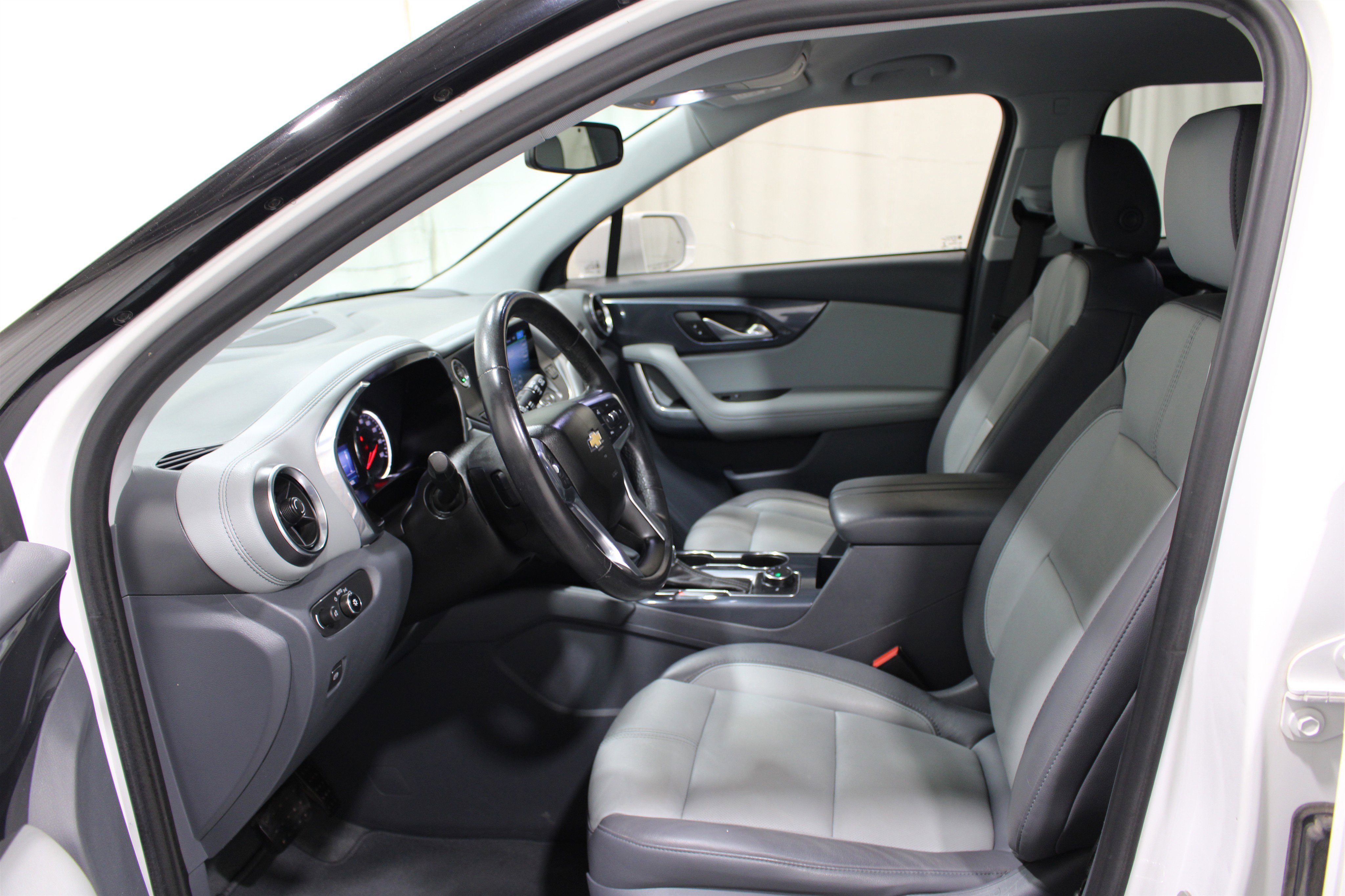 Used 2020 Chevrolet Blazer LT AWD/4WD image 3