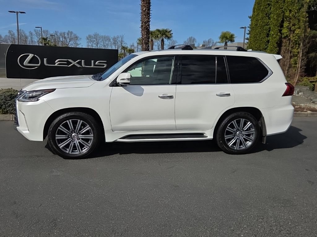 Used 2017 Lexus LX 570 4WD w/ Luxury Package image 2