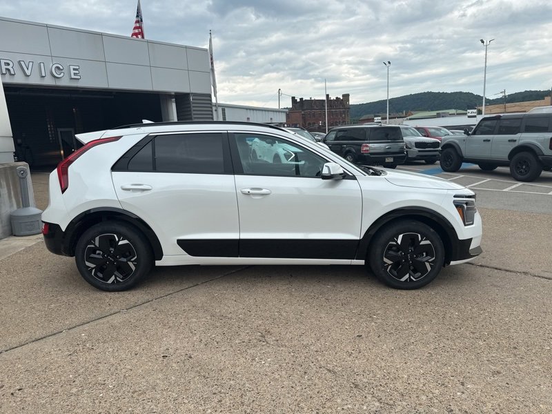 New 2025 Kia Niro Wind w/ Wind Preserve Package image 8