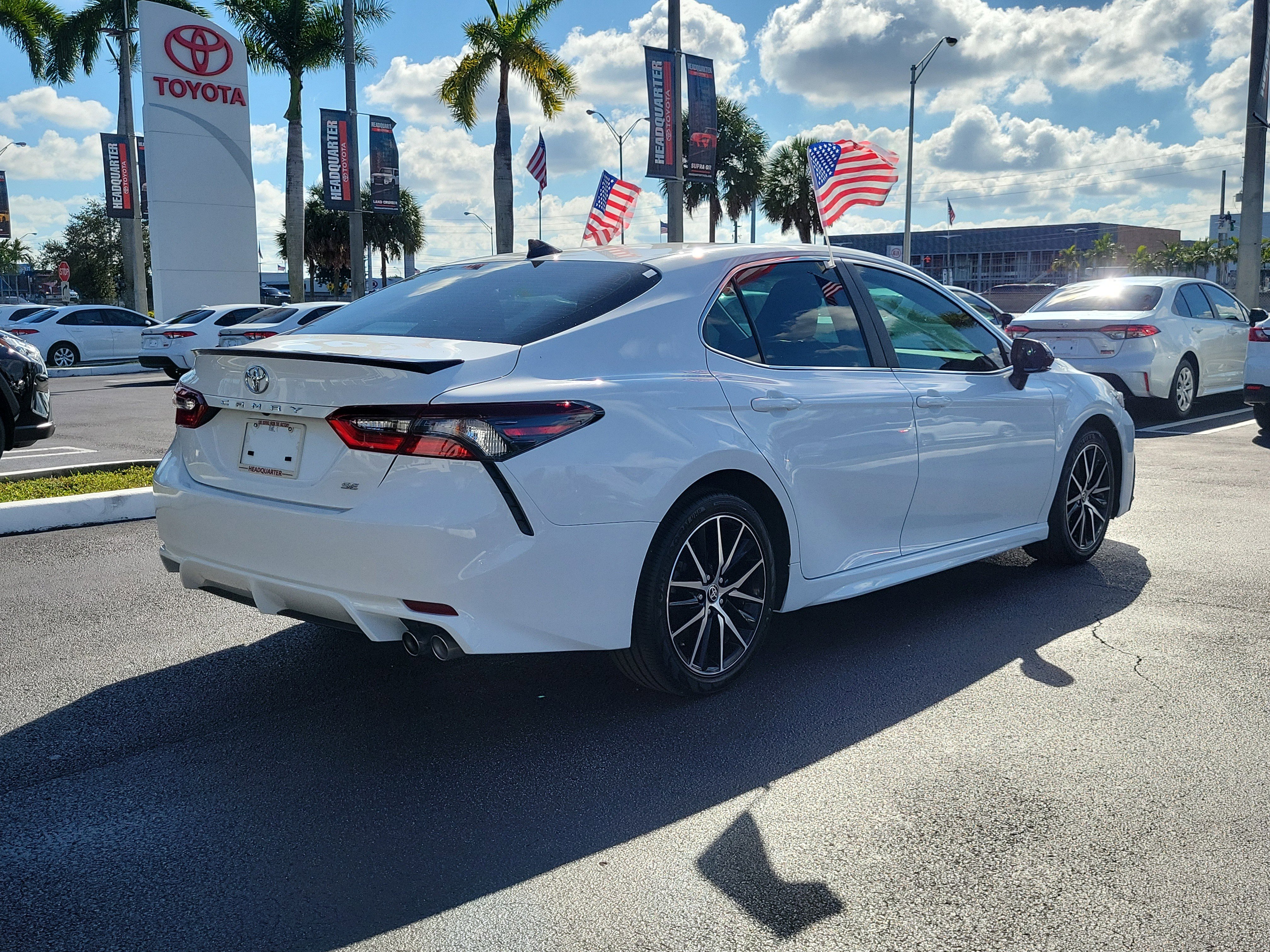 Used 2024 Toyota Camry SE image 13