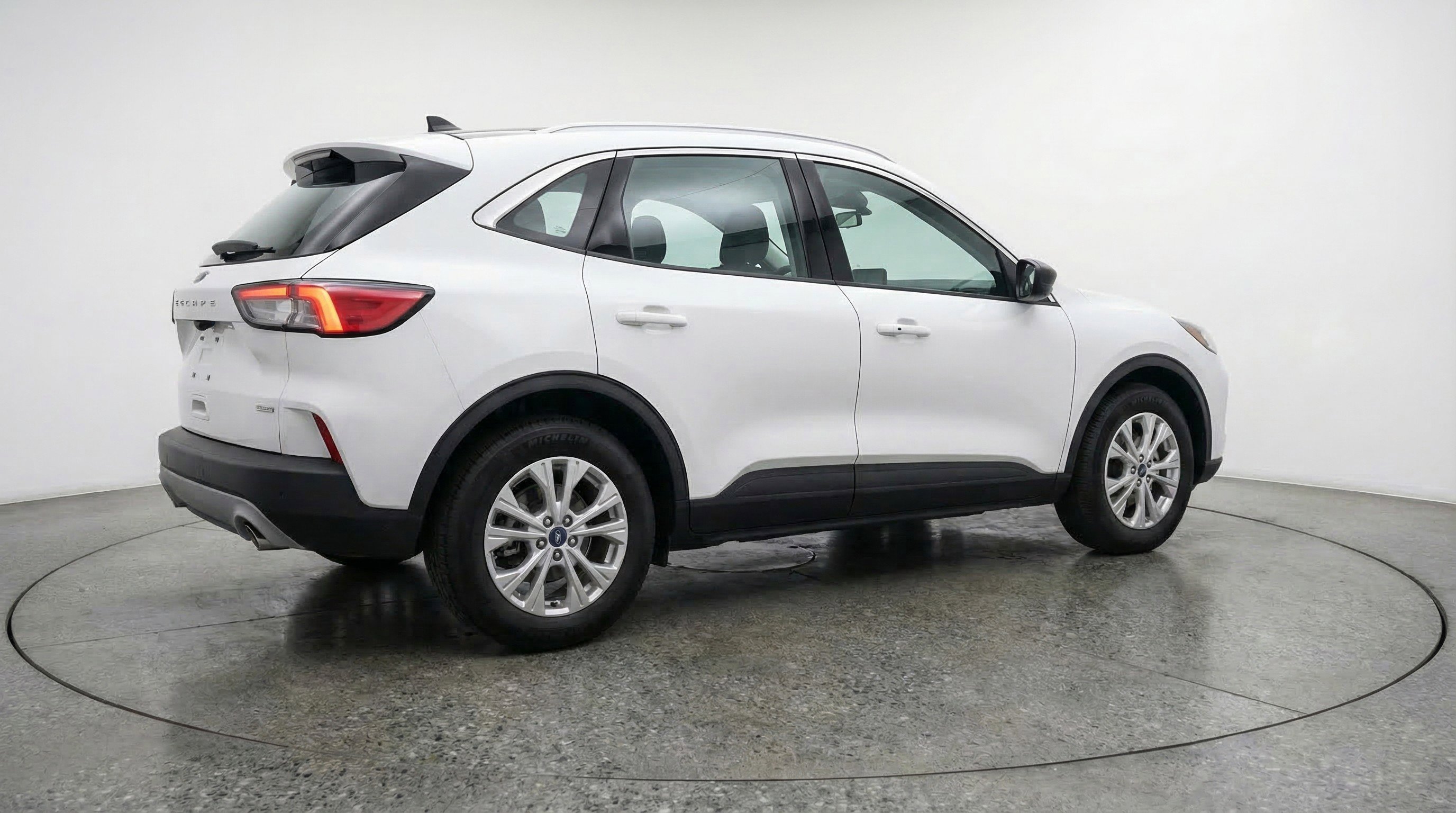Used 2024 Ford Escape Active image 9
