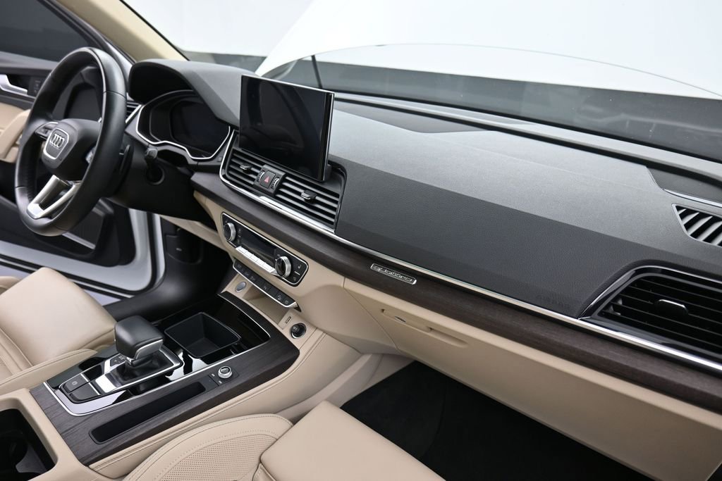 Used 2021 Audi Q5 2.0T Premium Plus w/ Premium Plus Package AWD/4WD image 19