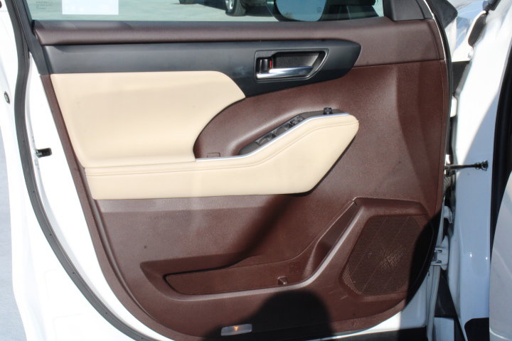 Certified 2022 Toyota Highlander XLE image 10