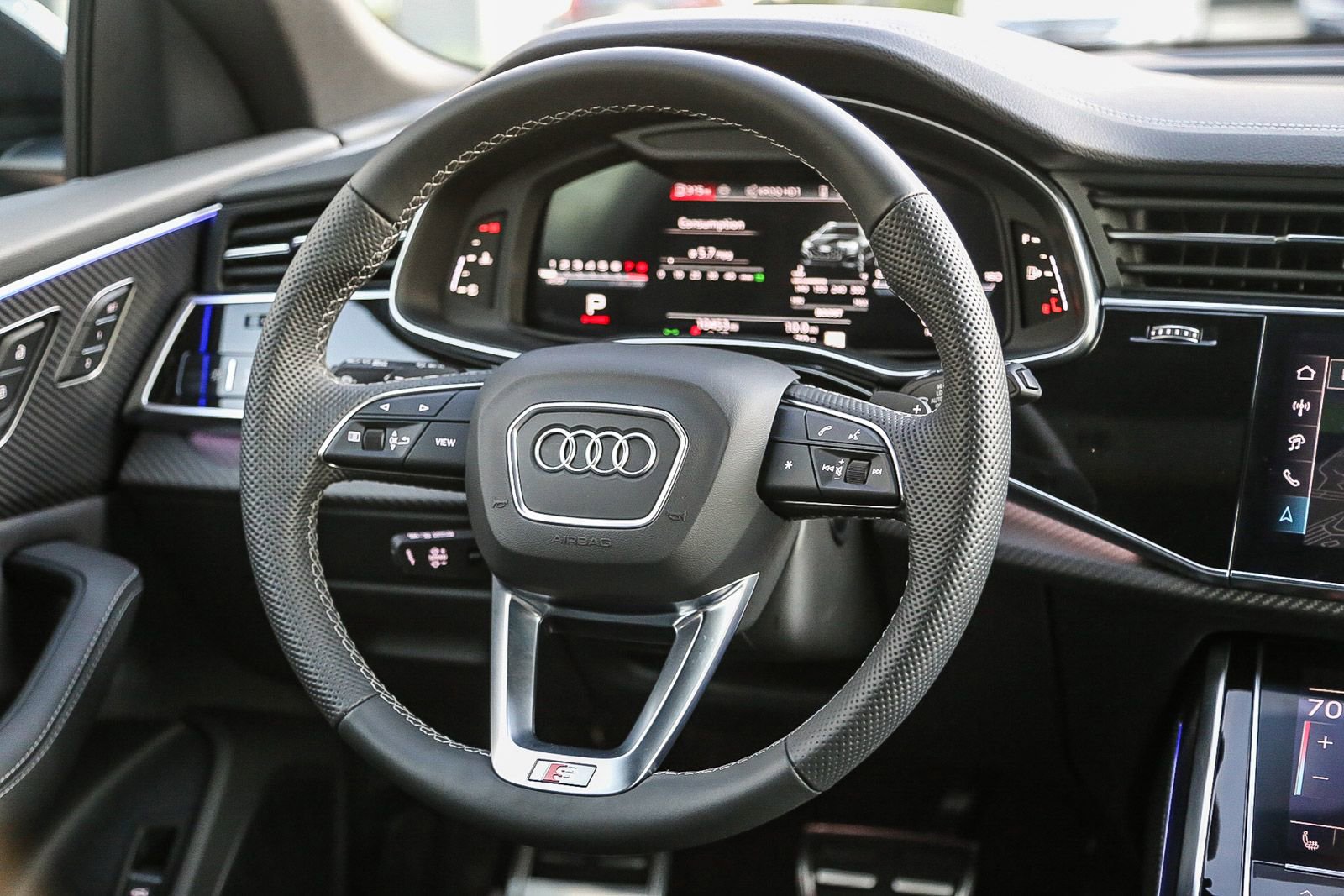 Used 2025 Audi SQ8 Premium Plus image 15