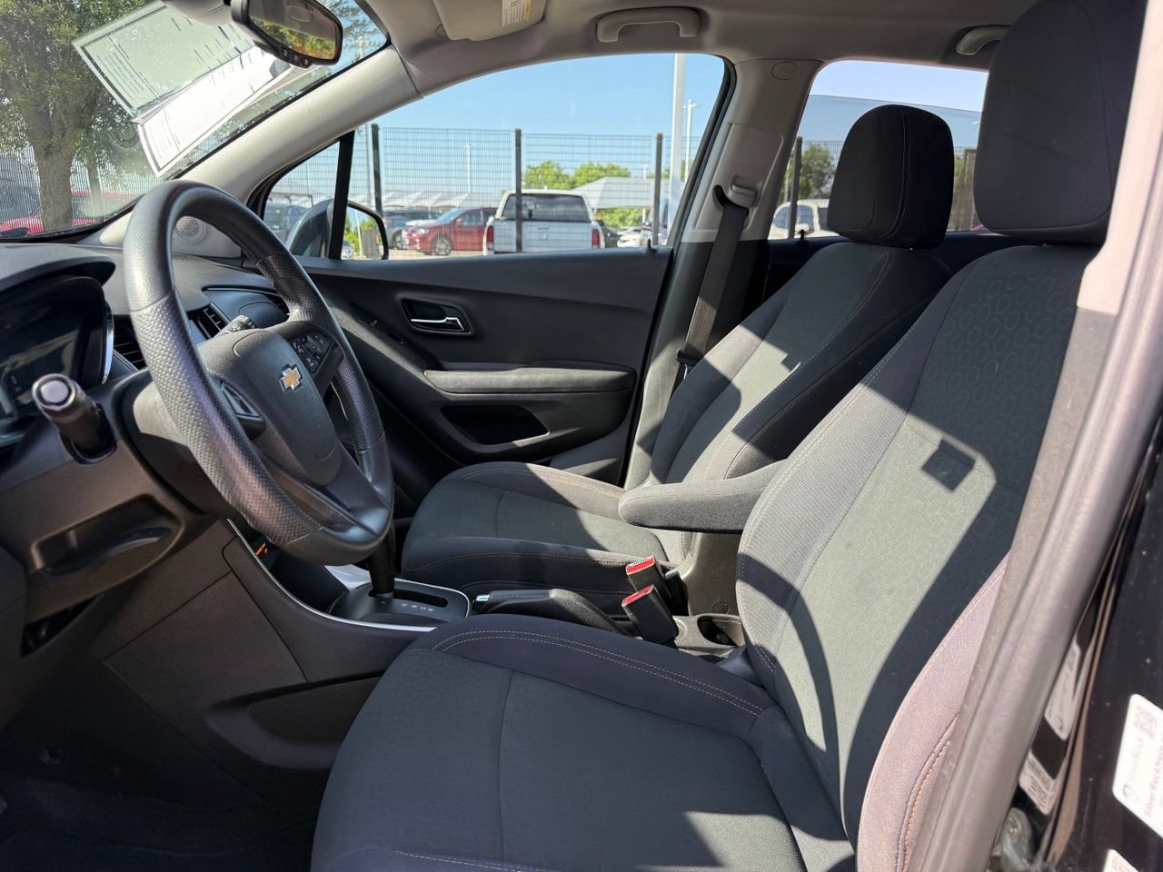 Used 2020 Chevrolet Trax LS w/ Tint and Cruise Package FWD image 10