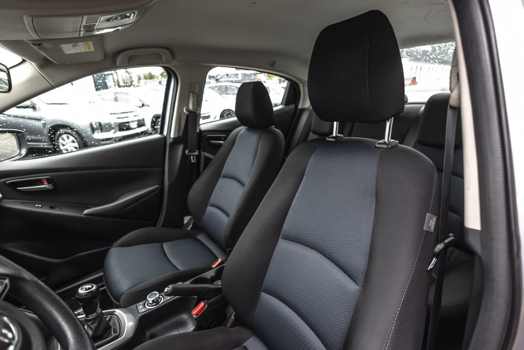 Used 2019 Toyota Yaris L FWD image 20