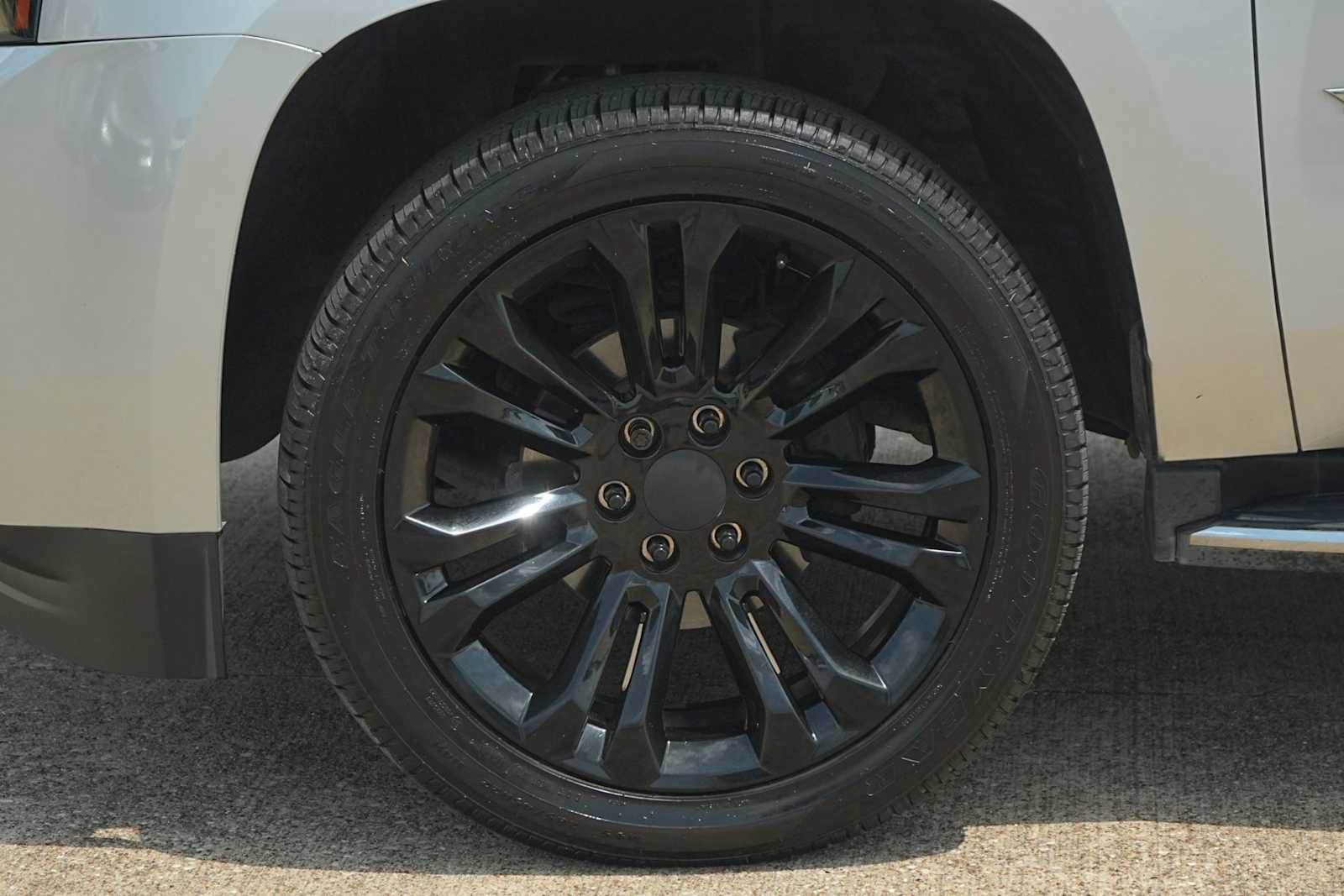 Used 2020 GMC Yukon SLT w/ Open Road Package AWD/4WD image 7