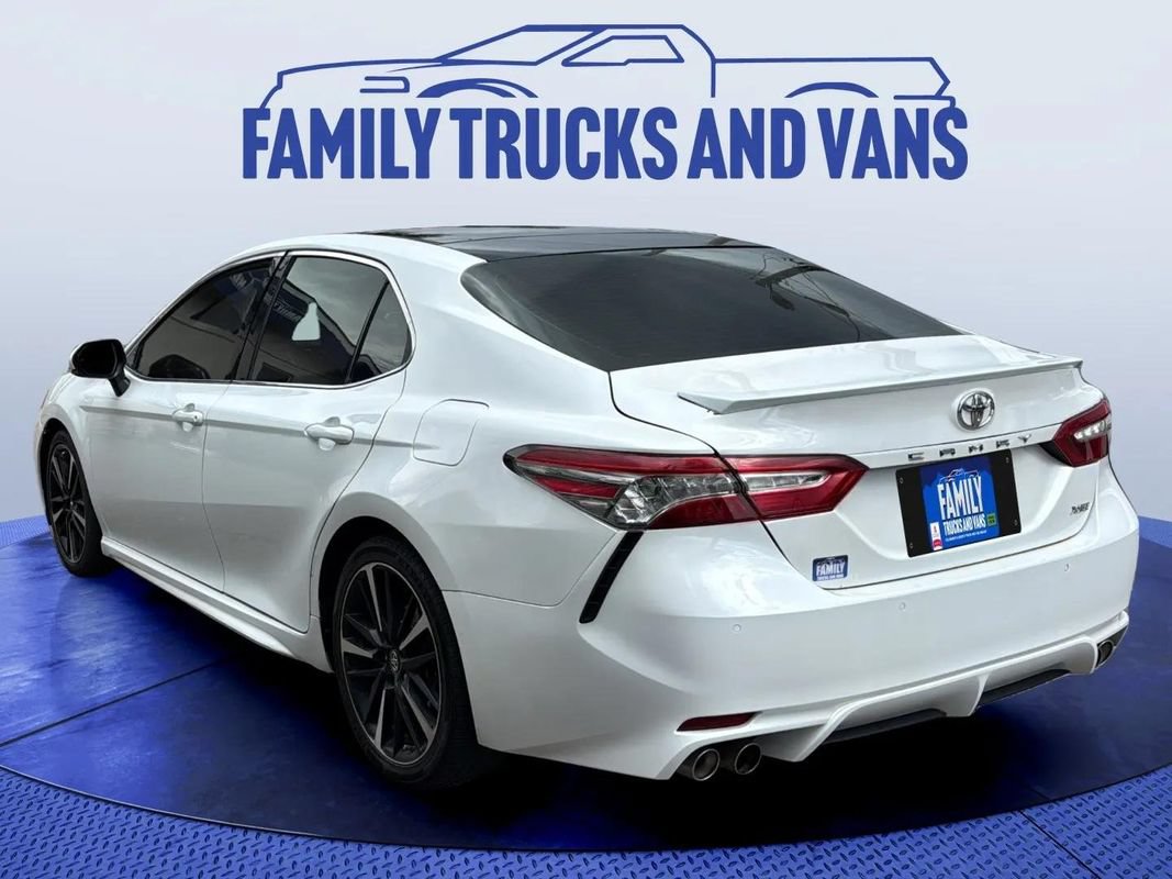 Used 2018 Toyota Camry XSE FWD image 3