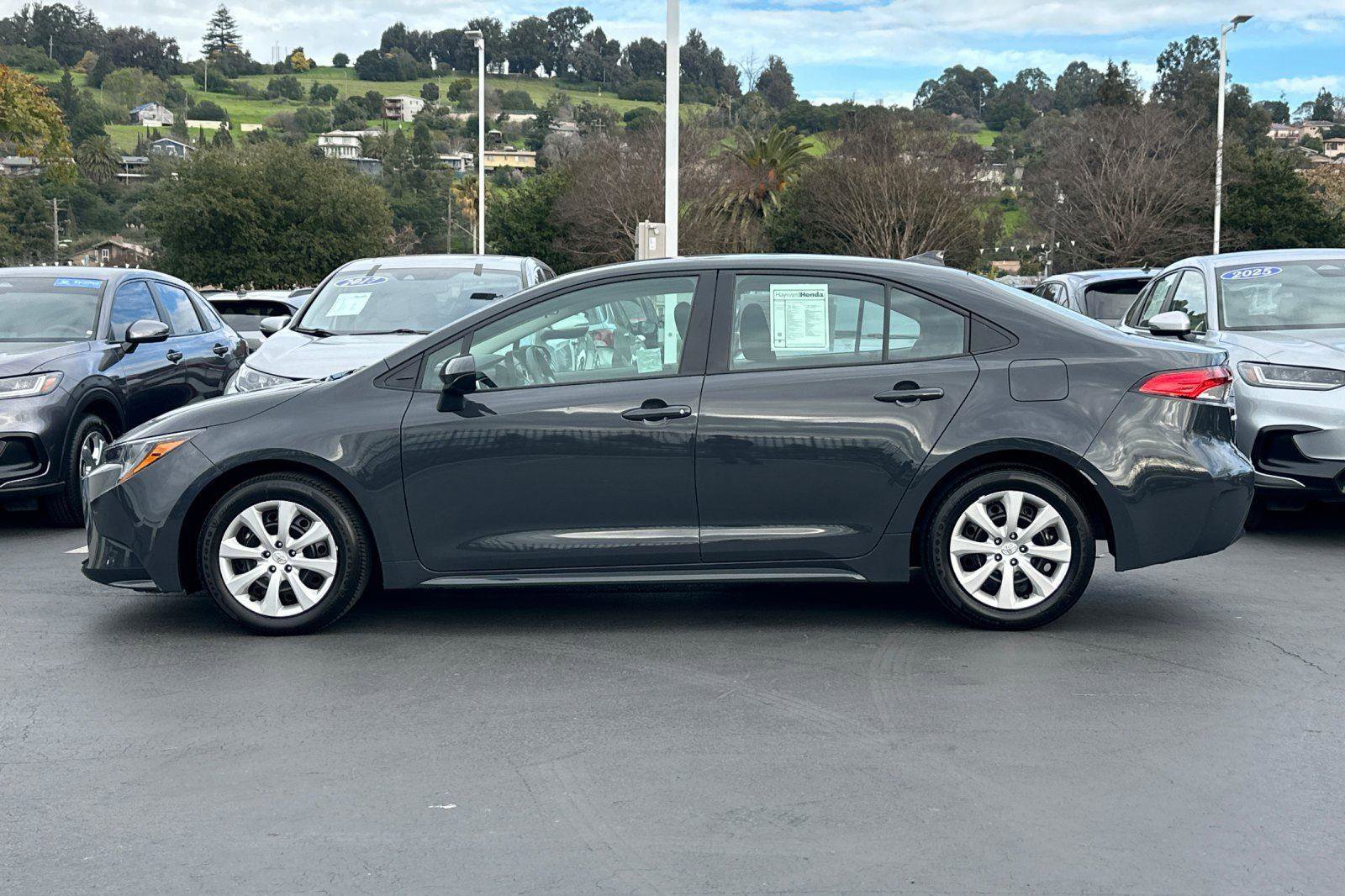 Used 2025 Toyota Corolla LE image 6