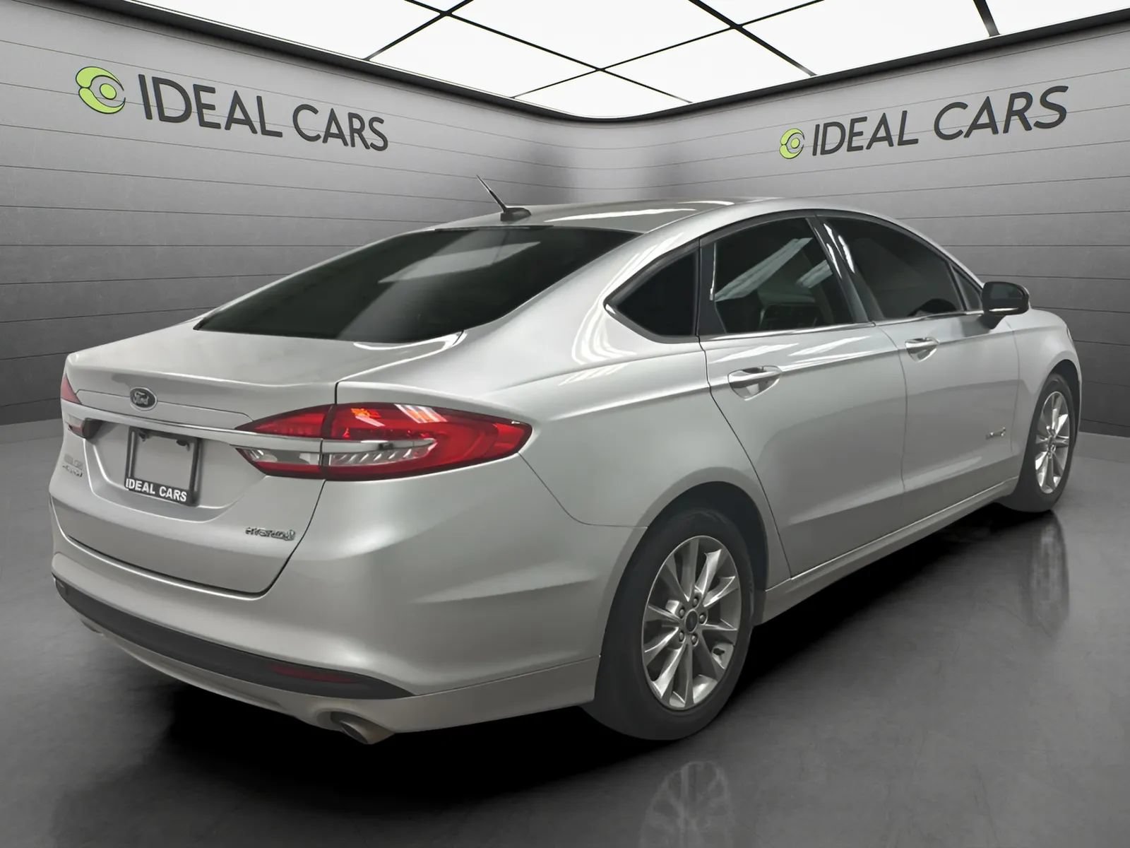 Used 2017 Ford Fusion S FWD image 5
