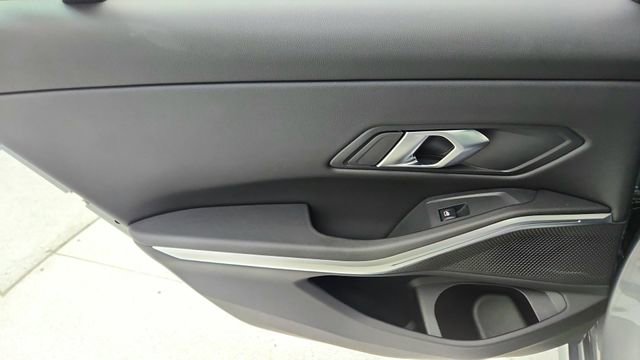 Used 2025 BMW 330i xDrive Sedan image 32
