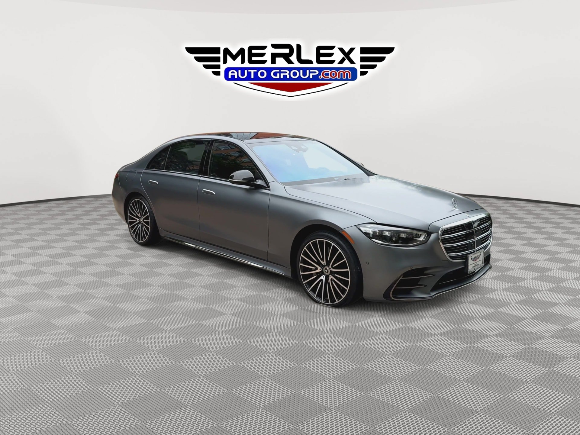 Used 2023 Mercedes-Benz S 580 4MATIC Sedan image 2