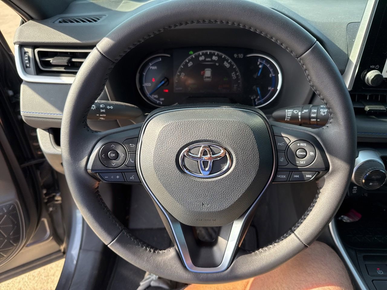 Used 2024 Toyota RAV4 SE AWD/4WD image 21