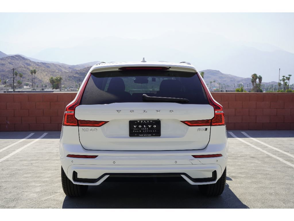 New 2025 Volvo XC60 B5 Core w/ Climate Package image 8