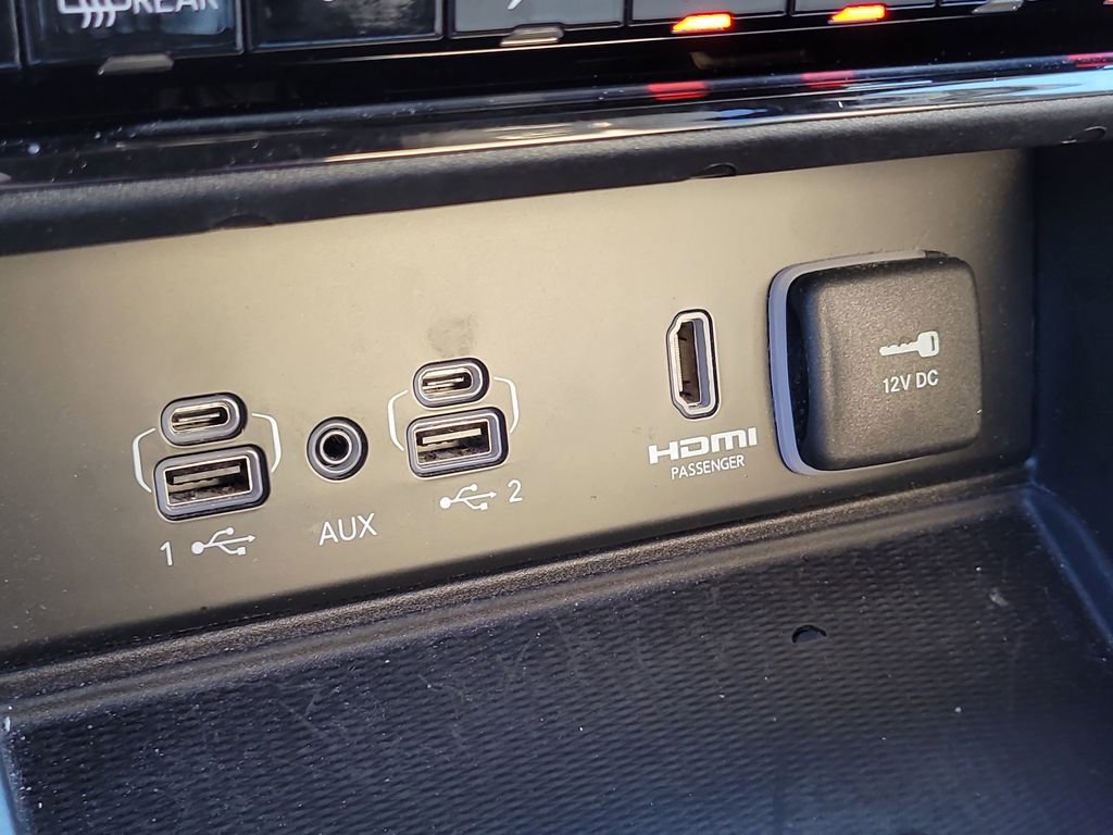 Used 2023 Jeep Grand Cherokee 4WD 4xe w/ Luxury Tech Group II image 27