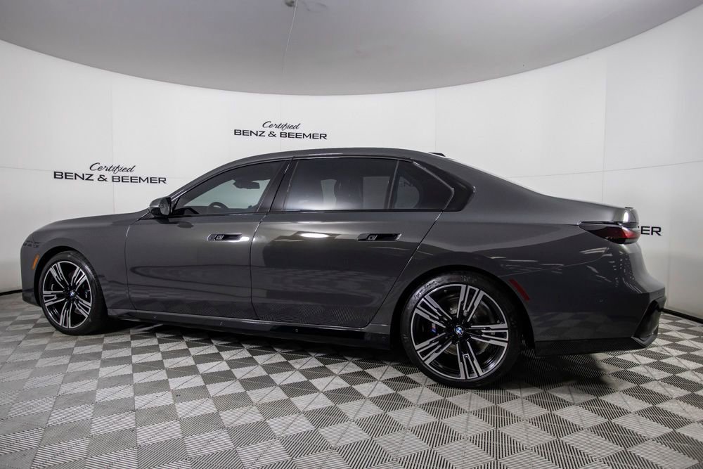 Used 2023 BMW 740i w/ Executive Package RWD image 13