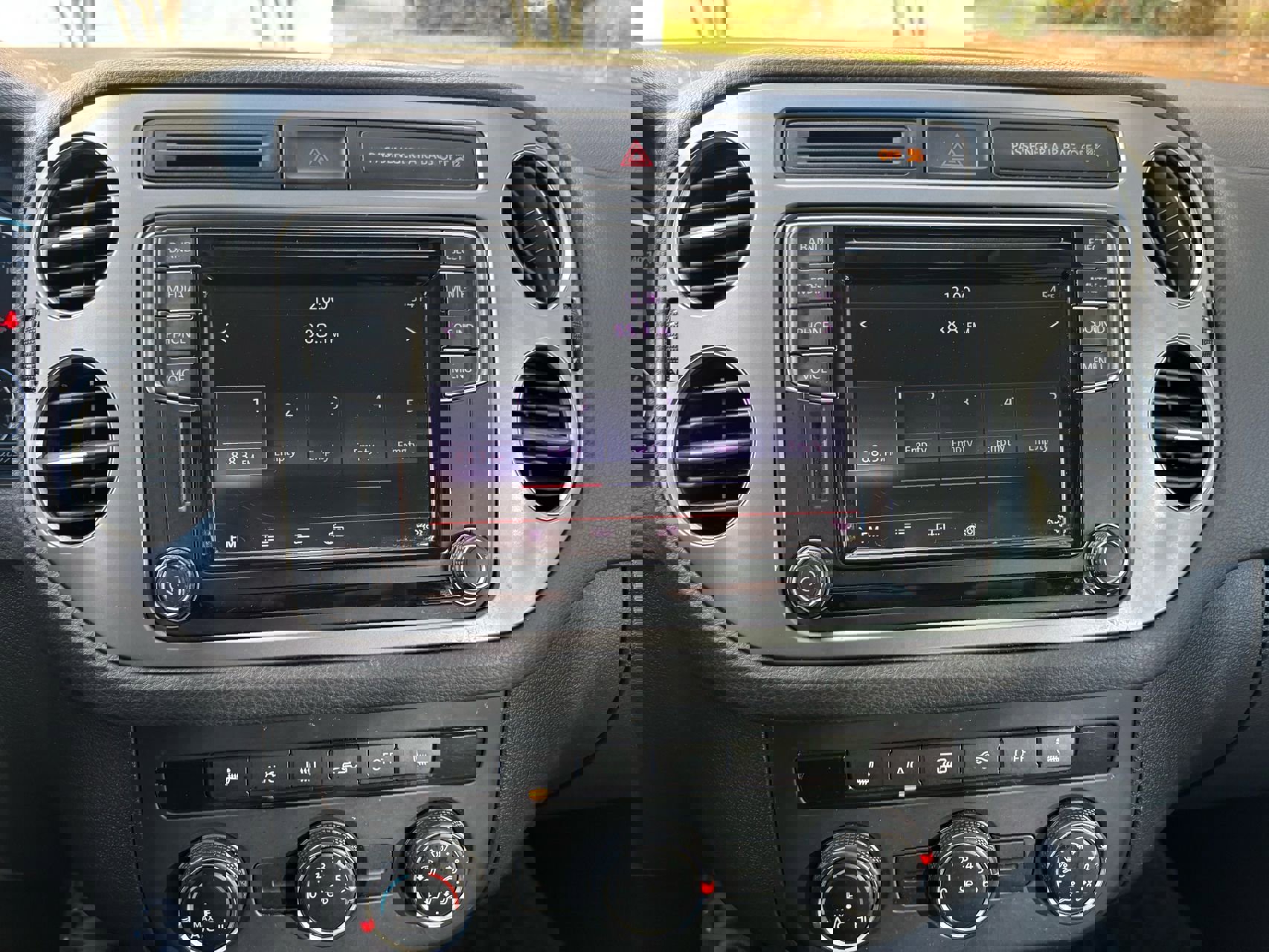 Used 2017 Volkswagen Tiguan S image 26