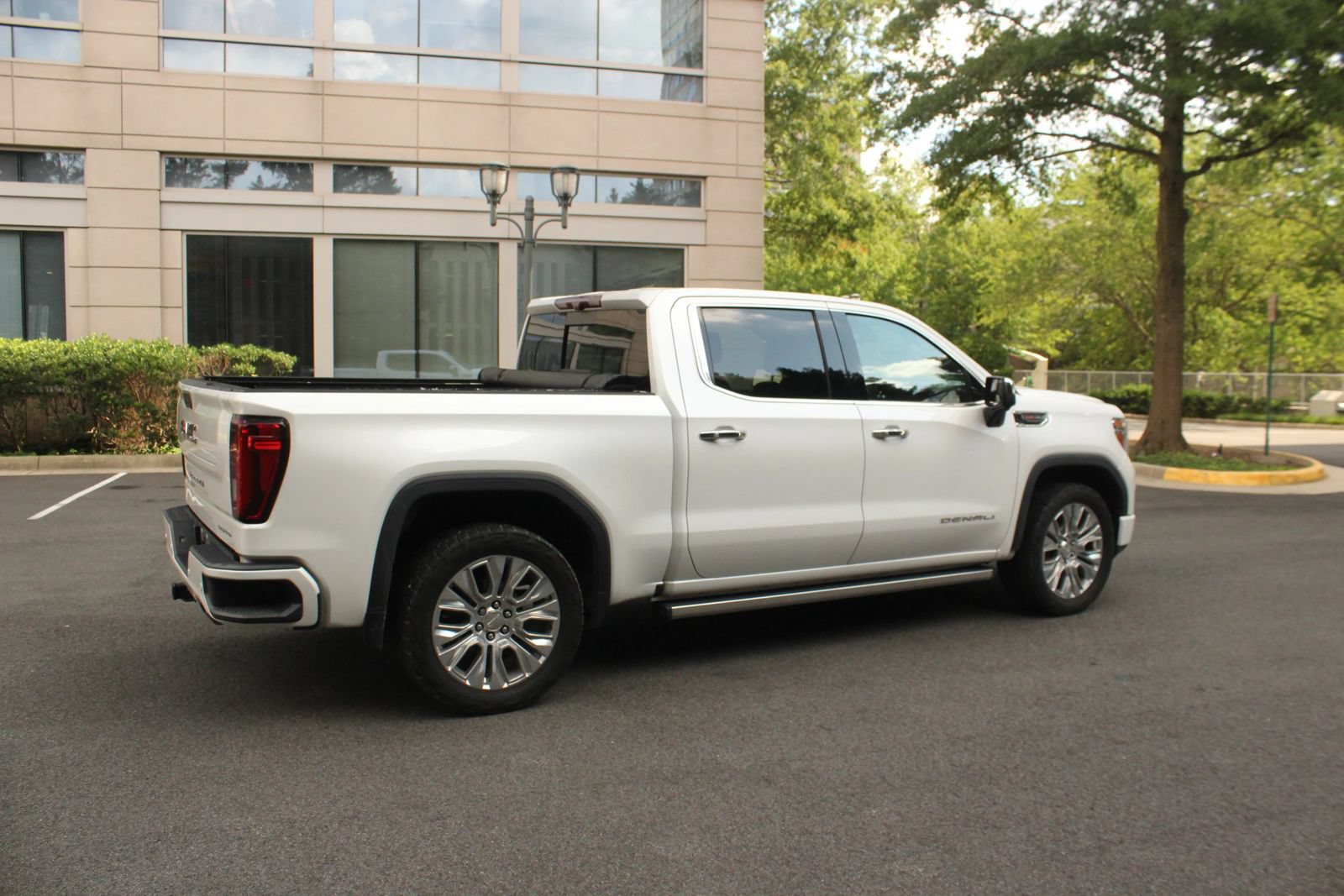 Used 2020 GMC Sierra 1500 Denali w/ Denali Ultimate Package AWD/4WD image 7