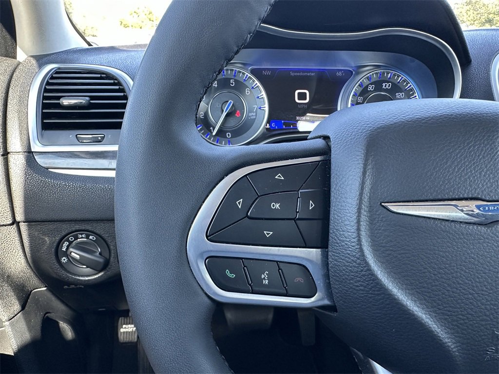 Certified 2022 Chrysler 300 Touring image 22