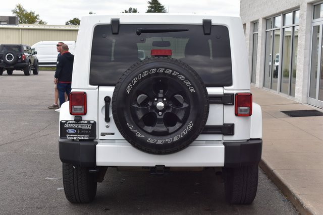 Used 2016 Jeep Wrangler Unlimited Sahara w/ Dual Top Group image 5