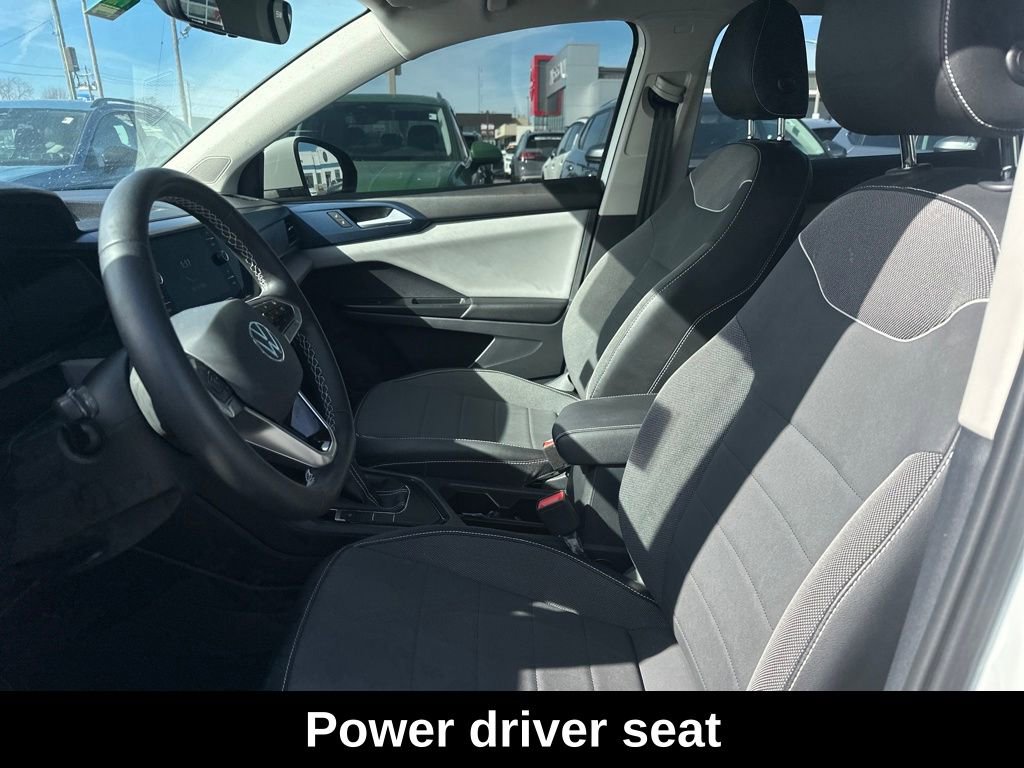 Used 2023 Volkswagen Taos SE w/ Black Wheel Package image 10