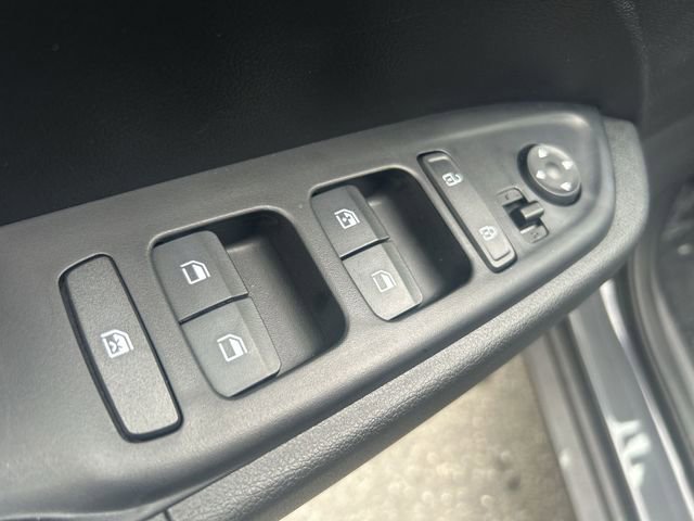 New 2025 Hyundai Venue SEL image 34