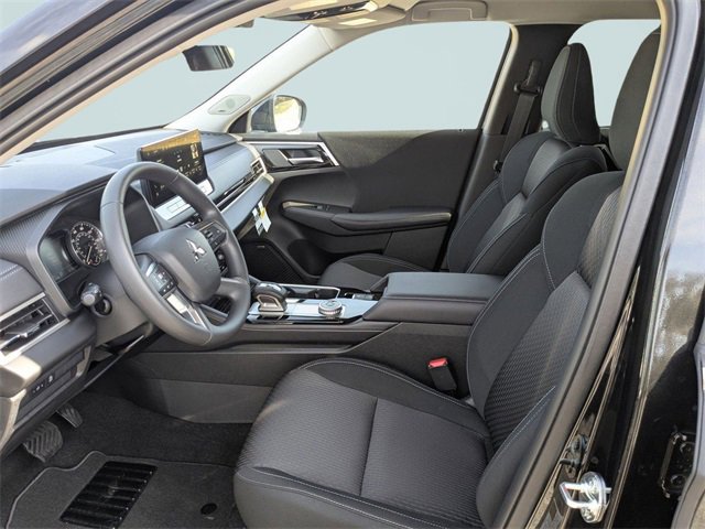 New 2026 Mitsubishi Outlander ES image 19