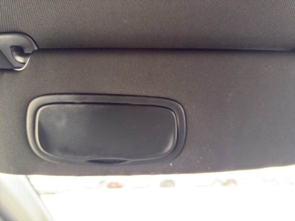 Used 2025 Chrysler Pacifica Select image 24