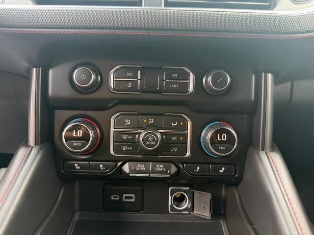 Used 2021 Chevrolet Suburban RST AWD/4WD image 18