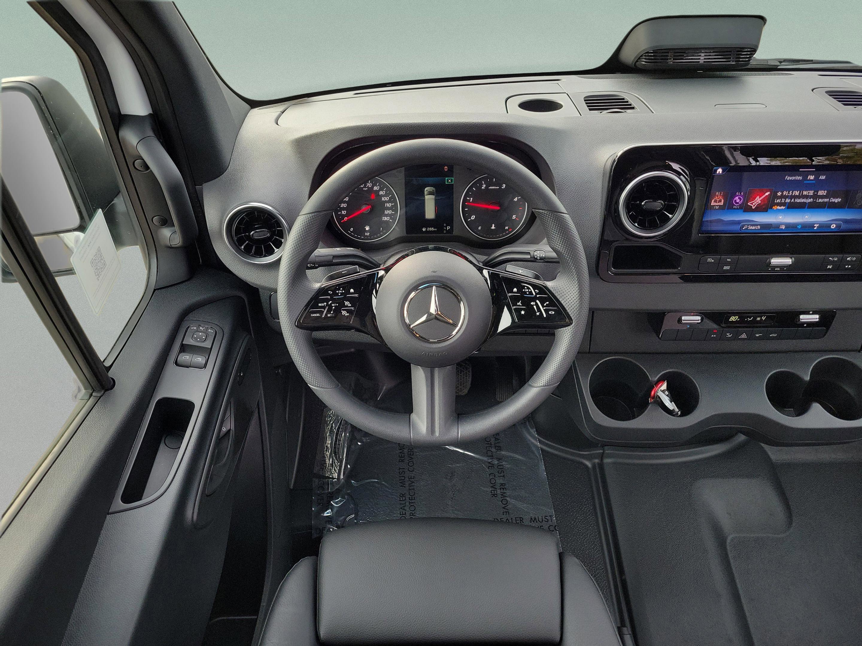 Used 2025 Mercedes-Benz Sprinter 2500 image 7