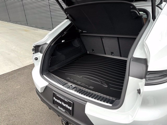 New 2026 Porsche Cayenne Coupe AWD/4WD image 34
