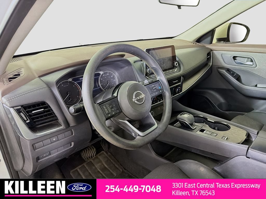 Used 2022 Nissan Rogue SV FWD image 11