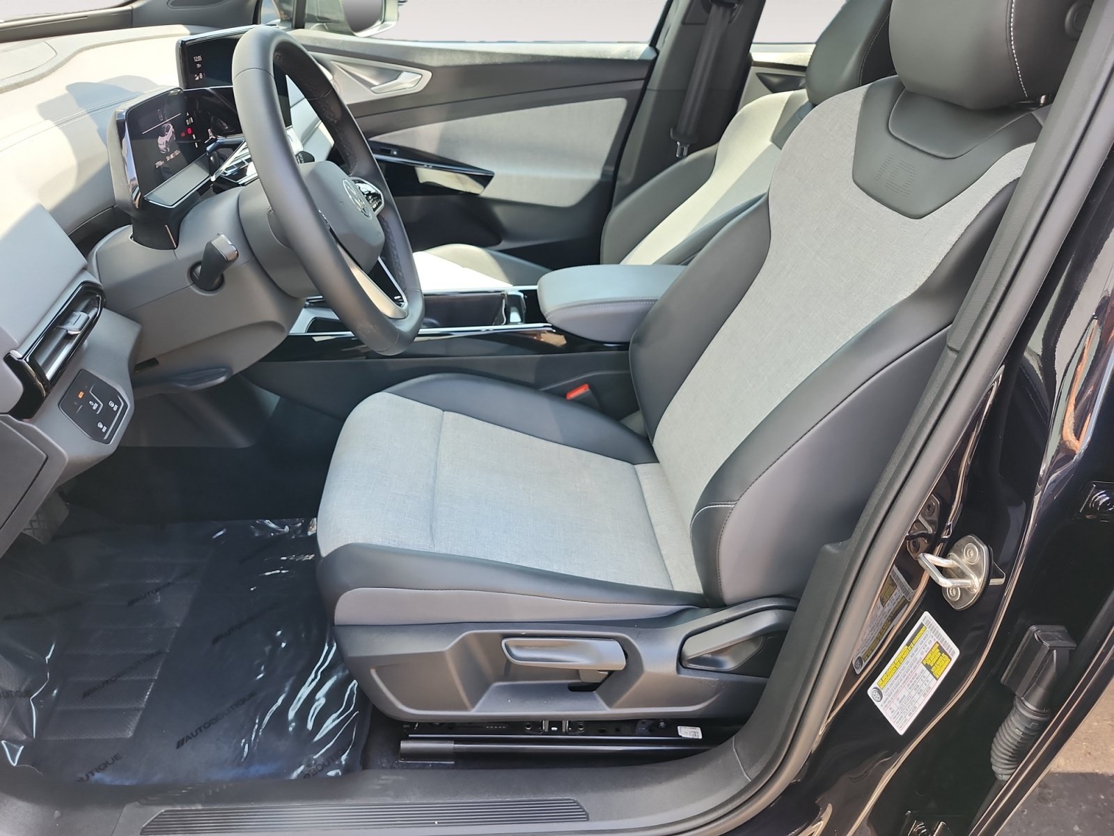 Used 2023 Volkswagen ID.4 Pro RWD image 9