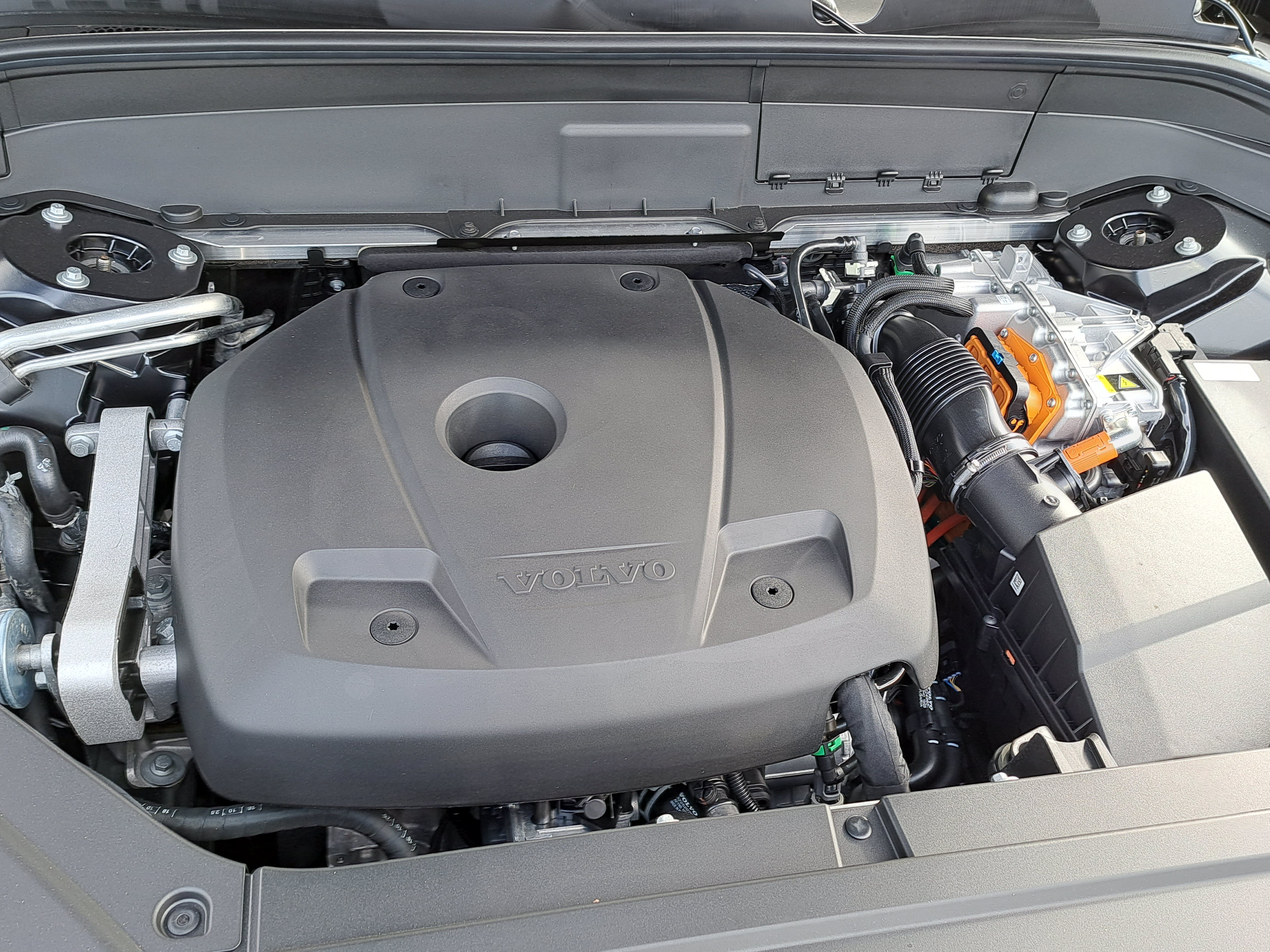 New 2026 Volvo XC90 T8 Plus AWD/4WD image 9