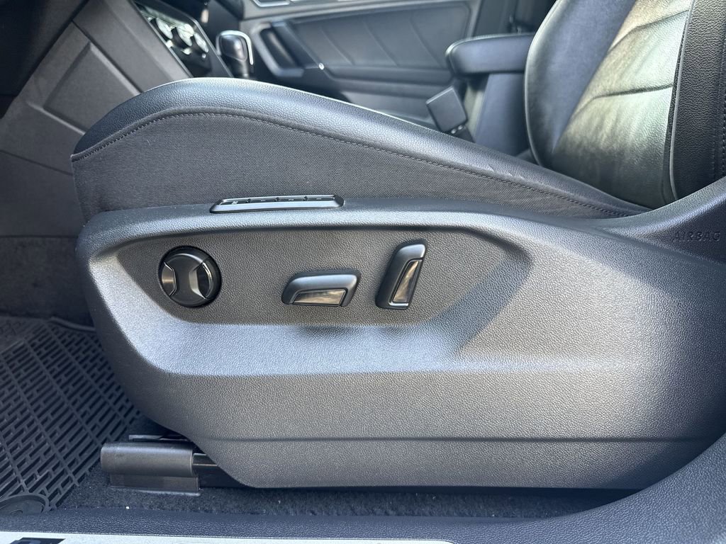Used 2020 Volkswagen Tiguan SEL Premium R-Line image 14