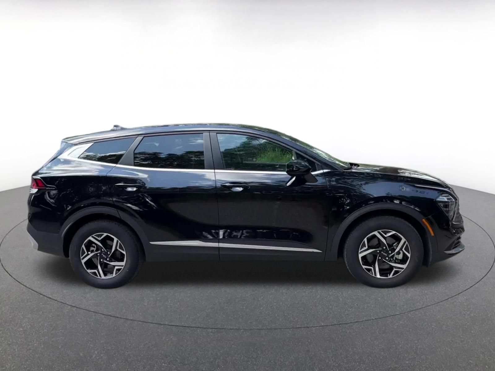 Used 2025 Kia Sportage LX FWD image 16