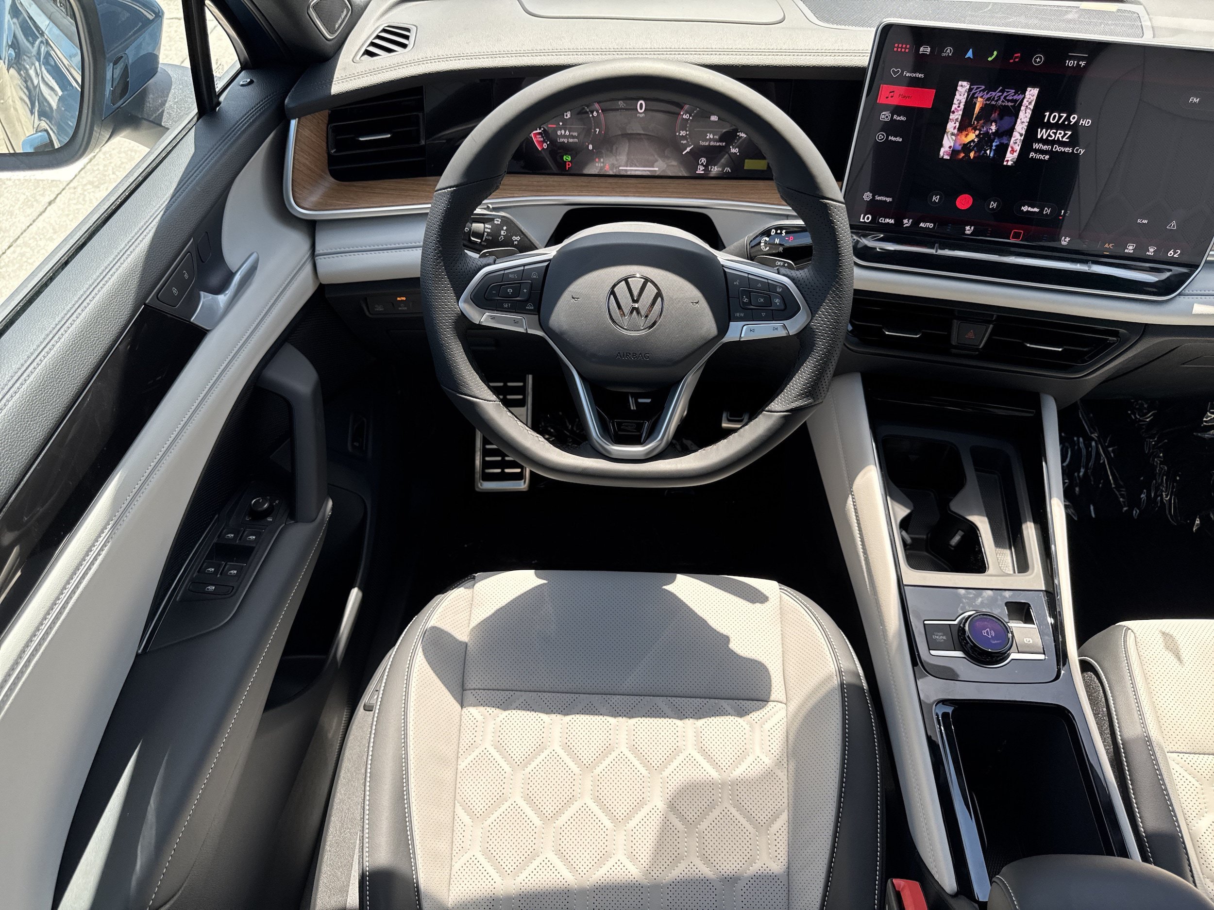New 2026 Volkswagen Tiguan SEL R-Line AWD/4WD image 14