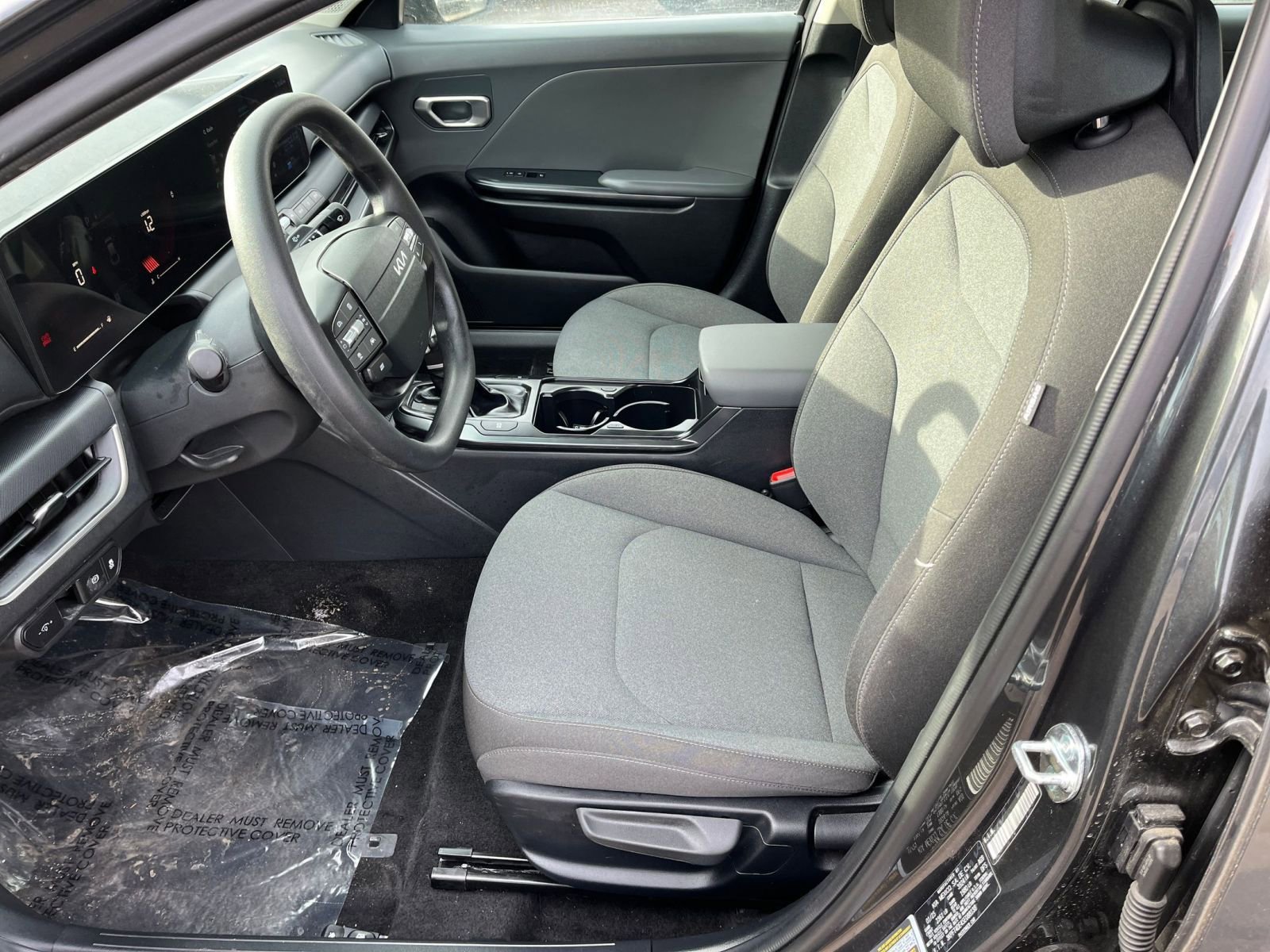 Used 2025 Kia K4 LXS image 23