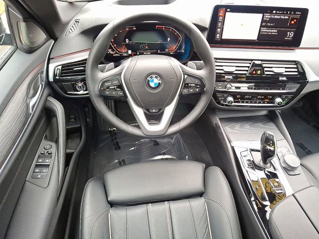 Used 2023 BMW 530i xDrive w/ Premium Package image 11
