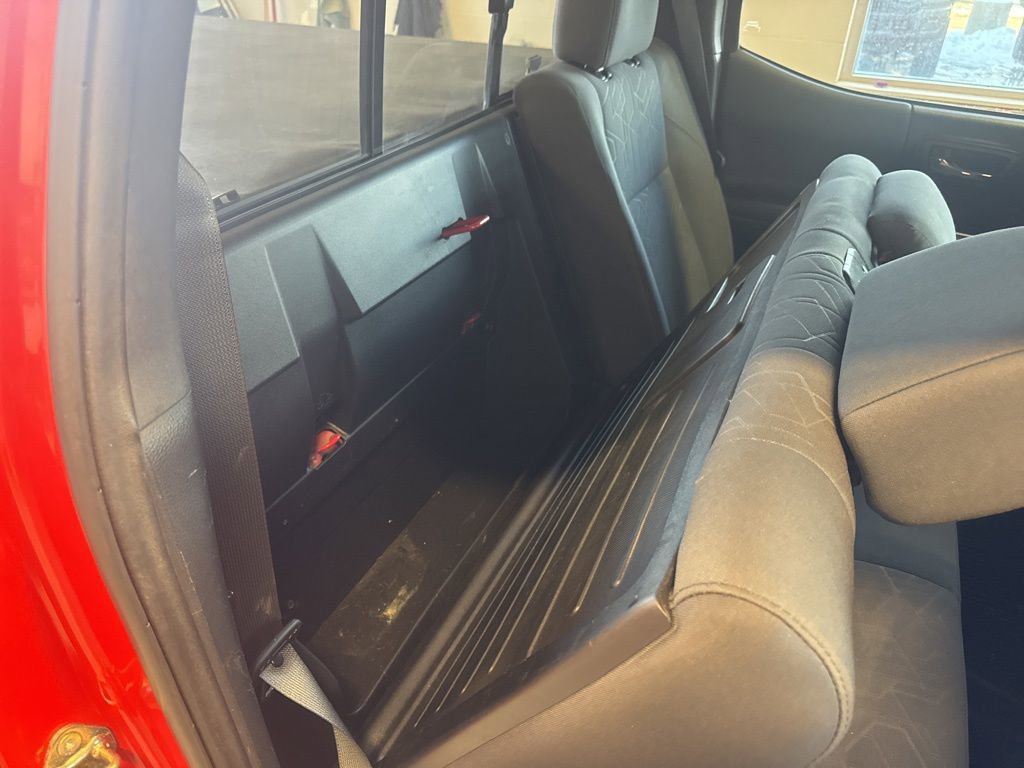 Used 2016 Toyota Tacoma TRD Sport w/ Towing Package image 37