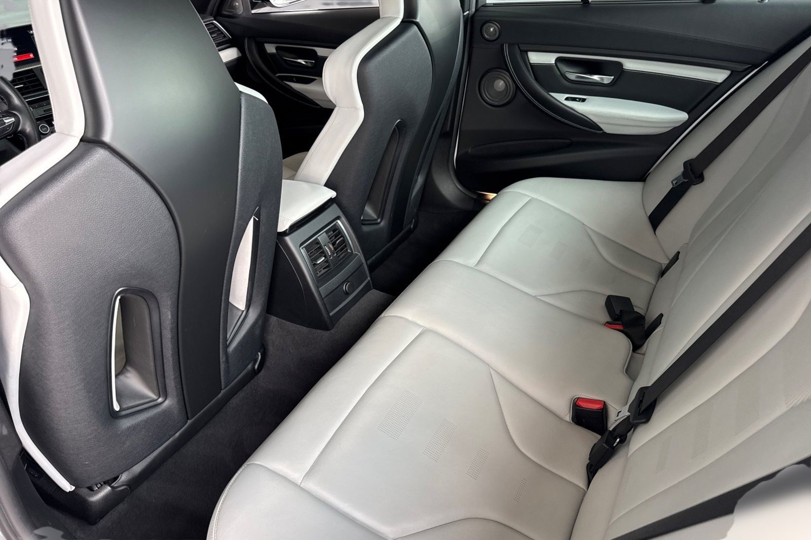 Used 2018 BMW M3 w/ Competition Package RWD image 28