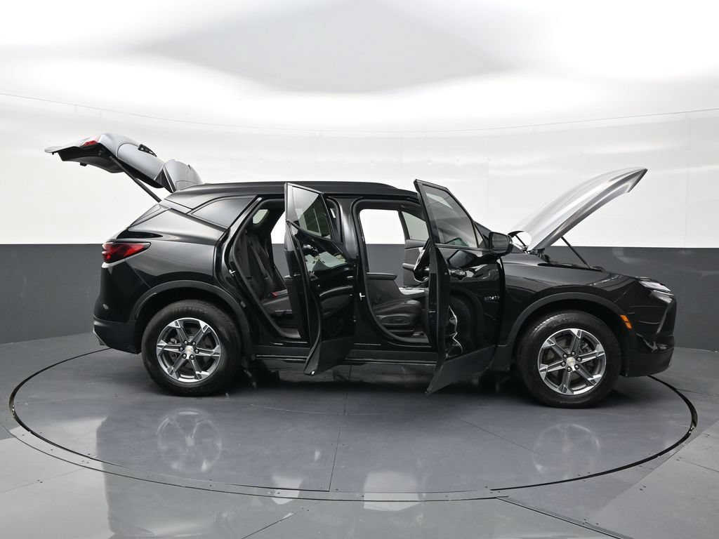 Used 2024 Chevrolet Blazer LT FWD image 31