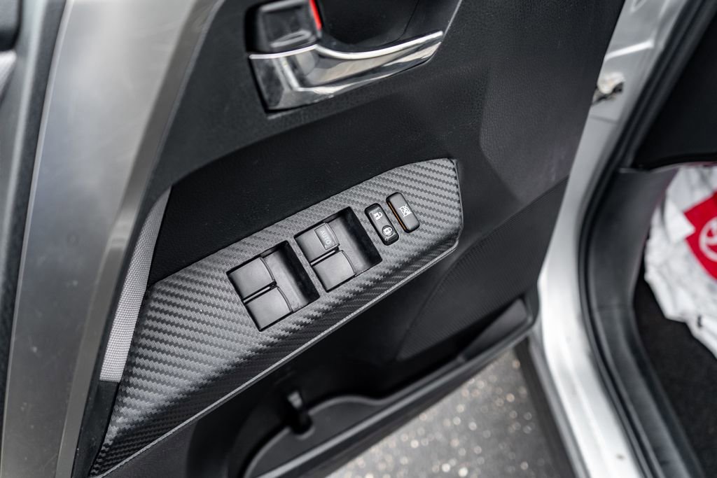 Used 2015 Toyota RAV4 XLE image 18