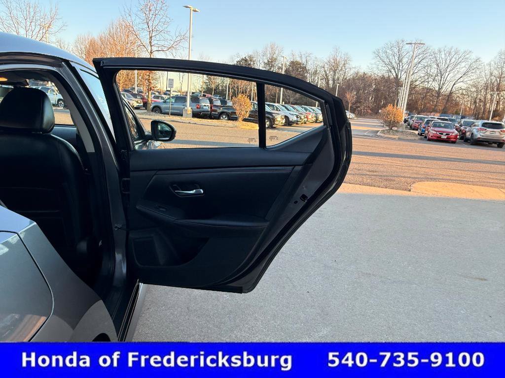 Used 2023 Nissan Sentra SR w/ SR Premium Package image 17