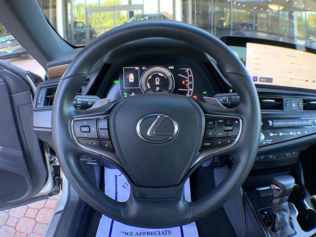 Certified 2025 Lexus ES 300h w/ Premium Package FWD image 14