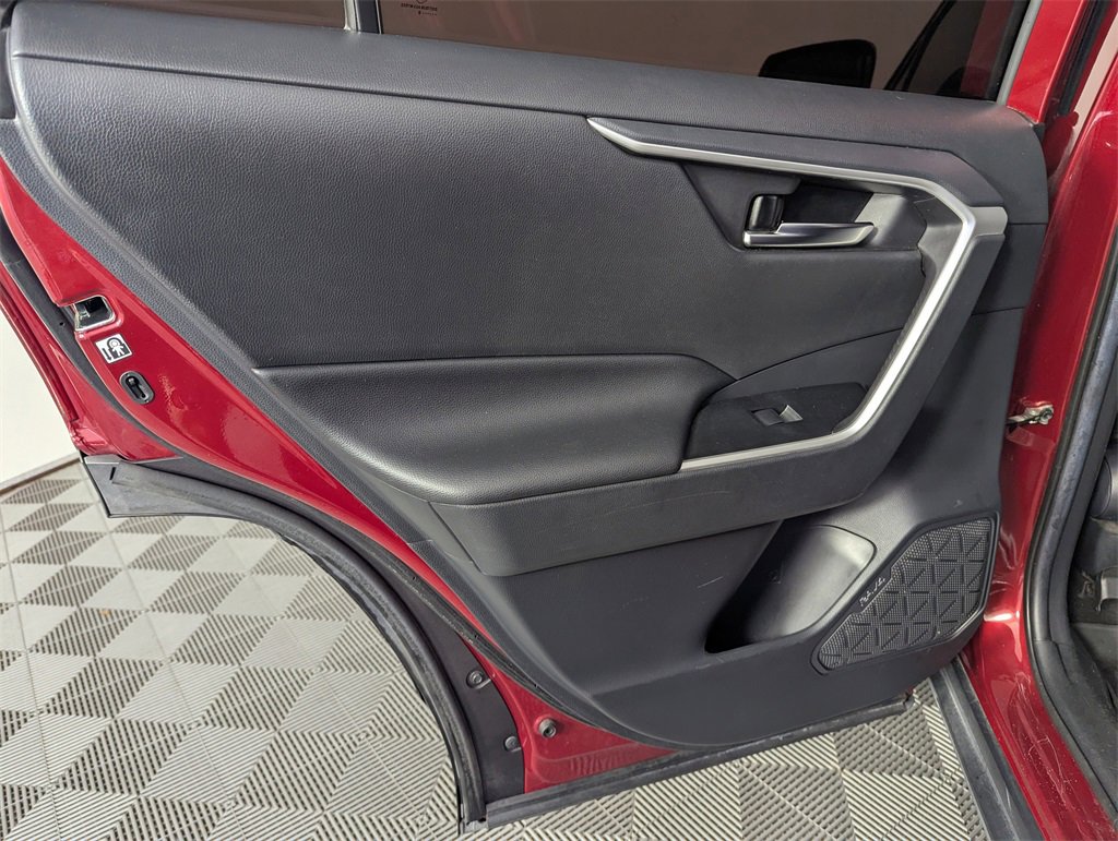 Used 2019 Toyota RAV4 XLE image 30