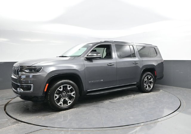 Used 2024 Jeep Wagoneer L Series III w/ Flexible Seating Group AWD/4WD image 7