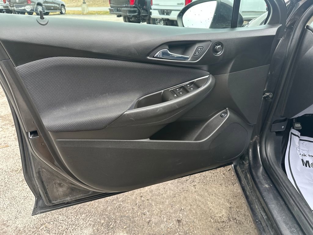 Used 2017 Chevrolet Cruze LT w/ Convenience Package image 10