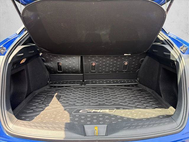 Used 2020 Toyota C-HR LE FWD image 24