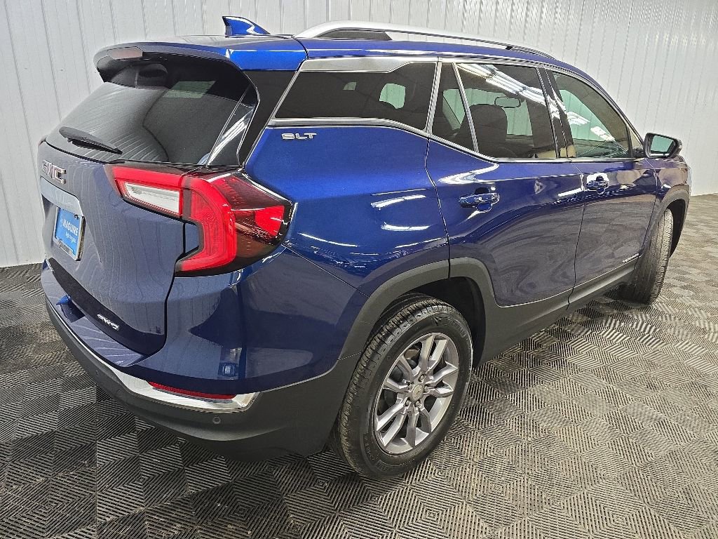 Used 2023 GMC Terrain SLT AWD/4WD image 10